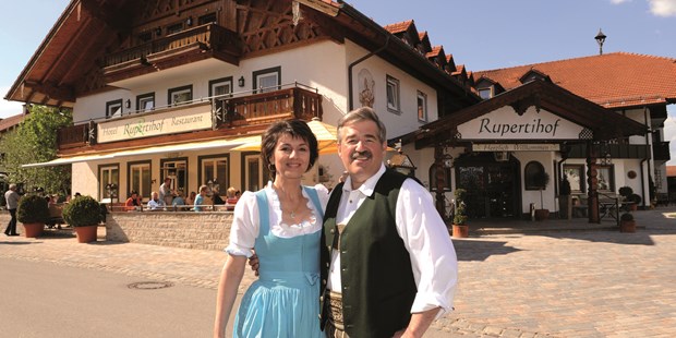 Destination-Wedding - Umgebung: am Land - Oberbayern - Hotel Rupertihof in Ainring - ca. 5km von Freilassing entfernt, mit den Wirtsleuten Eva-Maria & Thomas Berger - Hotel Rupertihof