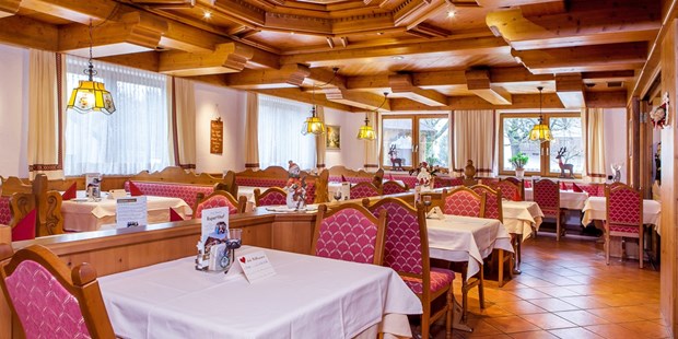 Destination-Wedding - Art der Location: Restaurant - Berchtesgadener Land - Ruperti-Stube für bis zu 80 Personen - Hotel Rupertihof