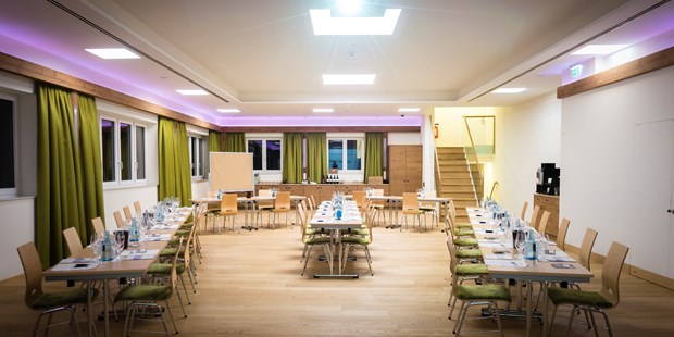 Destination-Wedding - Art der Location: Restaurant - Donauraum - großer Saal "Smaragd" - Gartenhotel & Weingut Pfeffel