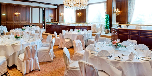 Destination-Wedding - Art der Location: Hotel / Chalet - Wien-Stadt - Salon Vier Jahreszeiten - InterContinental Wien