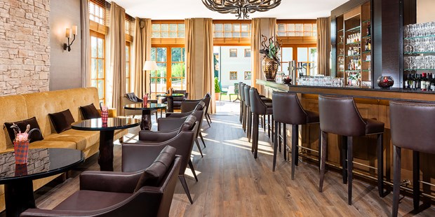 Destination-Wedding - Umgebung: am Land - Fuschlsee - Lobby Bar "Ins G'Weih" - Sheraton Fuschlsee-Salzburg Hotel Jagdhof