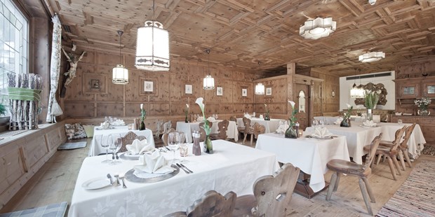 Destination-Wedding - Preisniveau Hochzeitsfeier: €€€ - Österreich - Gourmetrestaurant Ötztaler Stube - Das Central - Alpine . Luxury . Life