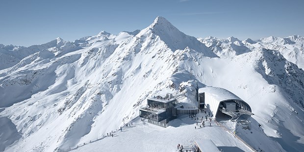 Destination-Wedding - Preisniveau Zimmer/Suiten: €€€ - Tiroler Oberland - Heiraten im ice Q auf 3.048 m Seehöhe am Gipfel des Gaislachkogls
© Markus-Bstieler - ice Q