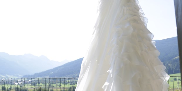 Destination-Wedding - Preisniveau Hochzeitsfeier: keine Angabe - Salzburg - Brautkleid - Hotel Post Walter 