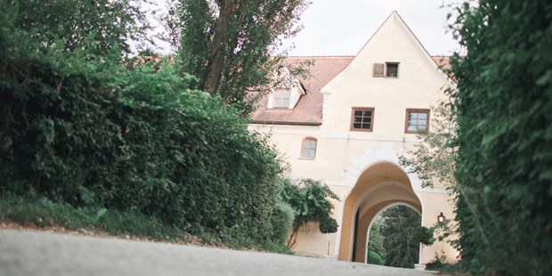 Destination-Wedding - Preisniveau Hochzeitsfeier: €€€ - Heiraten im Schloss Obermayerhofen in der Steiermark.
Foto © stillandmotionpictures.com - Schlosshotel Obermayerhofen