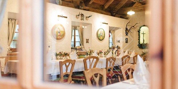Destination-Wedding - Preisniveau Zimmer/Suiten: €€ - Salzkammergut - foto kollmann - Mostschenke im Heustadl