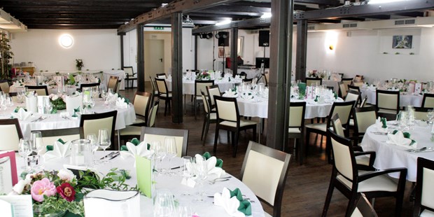 Destination-Wedding - Preisniveau Zimmer/Suiten: €€€ - Raabs an der Thaya - Feier im Saal Buchenstein, für 90 Gäste mit Musik und Tanzfläche - Hotel-Restaurant Liebnitzmühle