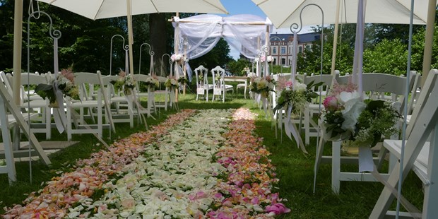 Destination-Wedding - Perfekte Jahreszeit: Herbst-Hochzeit - Benz (Nordwestmecklenburg) - Trauung auf der Insel - Hotel Schloss Gamehl