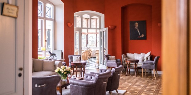 Destination-Wedding - Preisniveau Zimmer/Suiten: € - Ostseeküste - Bibliothek und Wintergarten - Hotel Schloss Gamehl