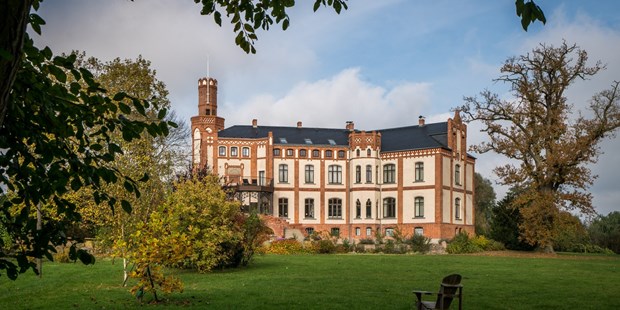 Destination-Wedding - Standesamtliche Trauung - Mecklenburg-Vorpommern - Gamehl im Herbst - Hotel Schloss Gamehl