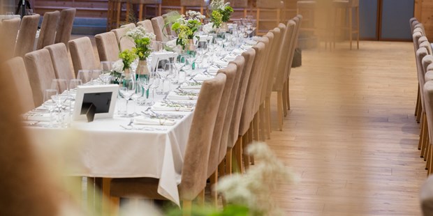Destination-Wedding - Garten - Lungau - Der Festsaal mit angeschlossenem Barbereich bietet Platz für bis zu 220 Hochzeitsgäste. - Hotel & Restaurant Gambswirt