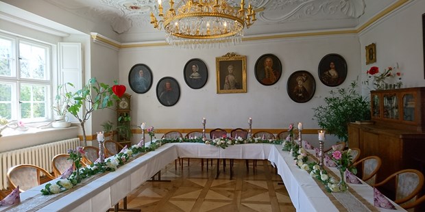 Destination-Wedding - Preisniveau Hochzeitsfeier: €€ - Vorpommern - Historischer Festsaal - Wasserburg Turow