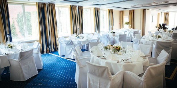 Destination-Wedding - Preisniveau Hochzeitsfeier: €€ - Ostsee - Windjammer - Hotel Birke