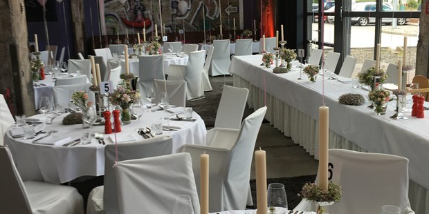Destination-Wedding - Preisniveau Hochzeitsfeier: €€ - Neumünster - Hotel Altes Stahlwerk
