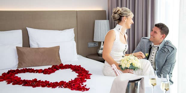 Destination-Wedding - Perfekte Jahreszeit: Herbst-Hochzeit - Faaker-/Ossiachersee - Hochzeitszimmer - Hotel Seven Villach