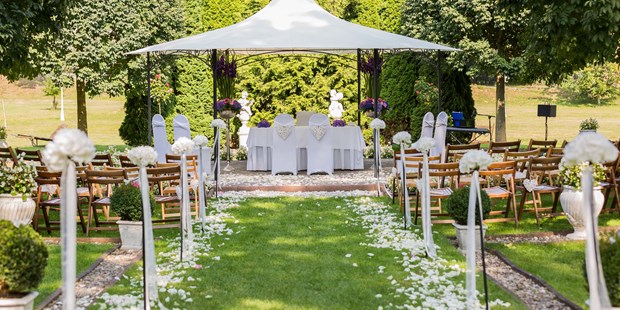 Destination-Wedding - Preisniveau Hochzeitsfeier: €€ - Schloss Wulkow