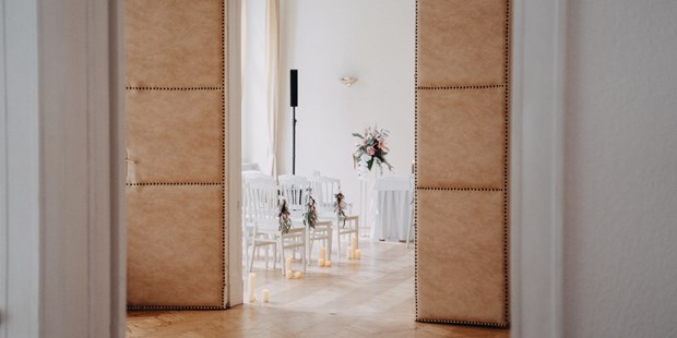Destination-Wedding - Preisniveau Hochzeitsfeier: €€ - Der Trauungssaal des Schloss Wulkow in Brandenburg. - Schloss Wulkow