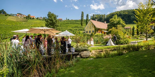 Destination-Wedding - Individuelle Anreise: Helikopterlandeplatz - Steiermark - Weingut Georgiberg