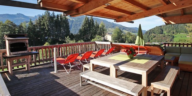 Destination-Wedding - Wellness / Pool: Sauna / Dampfbad - Salzburg - Grillen auf der sonnigen Terrasse - Lumberjack Bio Bergrestaurant
