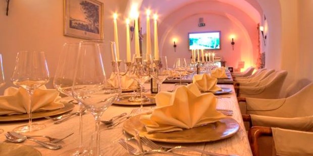 Destination-Wedding - Preisniveau Zimmer/Suiten: €€€ - Salzkammergut - Weinkeller - Schlosshotel Mondsee