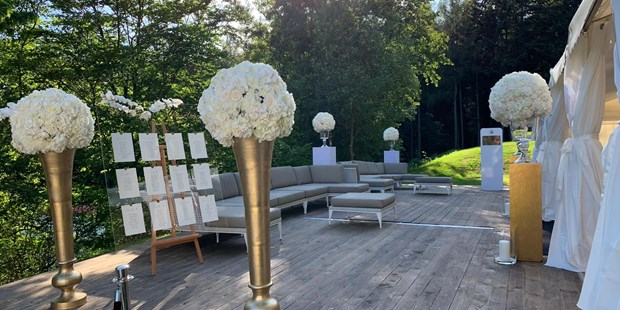Destination-Wedding - Exklusivität - Terrassenansicht zum Garten - bellabianco