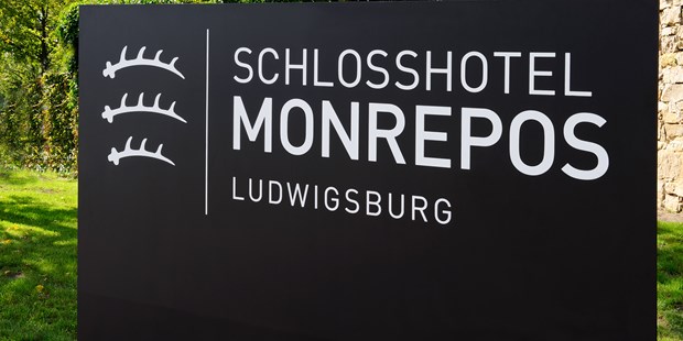 Destination-Wedding - Preisniveau Hochzeitsfeier: €€ - Ludwigsburg - Das Schlosshotel Monrepos  - Schlosshotel Monrepos