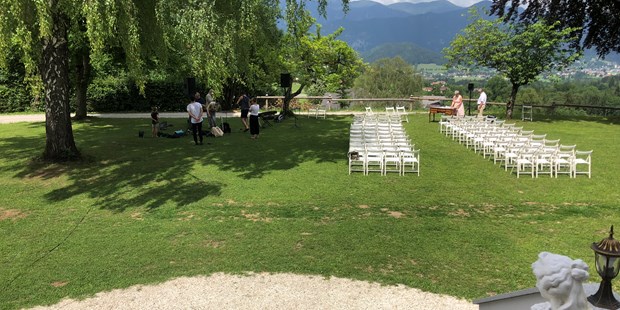 Destination-Wedding - Perfekte Jahreszeit: Herbst-Hochzeit - Roßleithen - Freie Trauung vor der Villa - Villa Bergzauber