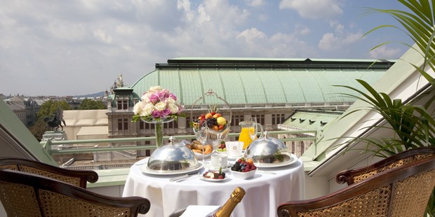 Destination-Wedding - Perfekte Jahreszeit: Sommer-Hochzeit - Donauraum - Champagner-Frühstück über den Dächern Wiens  - Hotel Bristol Vienna