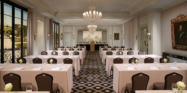 Destination-Wedding - Preisniveau Hochzeitsfeier: €€€ - Unser Salon Schönbrunn in seiner vollen Pracht - Hotel Bristol Vienna