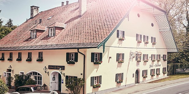 Destination-Wedding - Hunde erlaubt - Salzburg - Außenansicht - ****Hotel Schlosswirt zu Anif