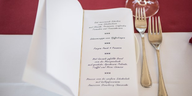 Destination-Wedding - Preisniveau Hochzeitsfeier: €€€ - Menükarte für ein Turmdinner - Hotel Hanseatic Rügen & Villen