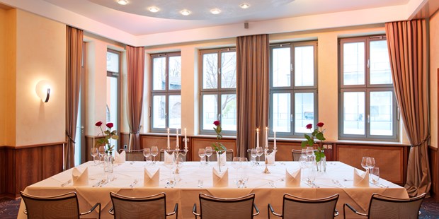 Destination-Wedding - Perfekte Jahreszeit: Winter-Hochzeit - Nürnberg - Veranstaltungsraum DenkAnstoß - Hotel VICTORIA Nürnberg