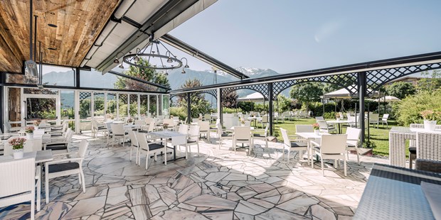 Destination-Wedding - Art der Location: Restaurant - Tiroler Oberland - Terrasse im Erdgeschoss - Greenvieh Chalet