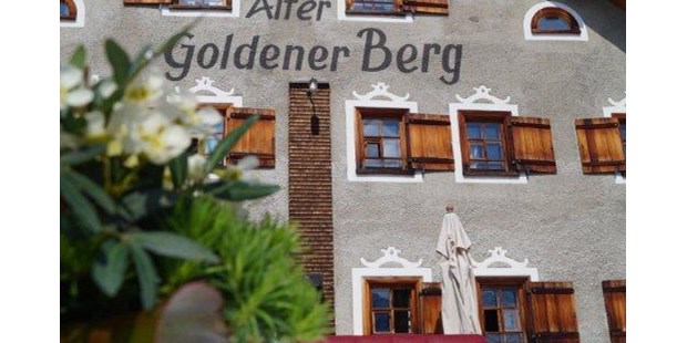 Destination-Wedding - Preisniveau Hochzeitsfeier: €€ - Vorarlberg - Hochzeitslocation Alter Goldener Berg  - Hotel Goldener Berg & Alter Goldener Berg