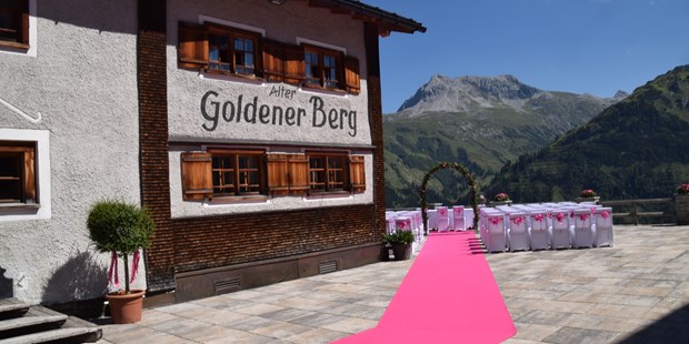 Destination-Wedding - Preisniveau Hochzeitsfeier: €€ - (c) Tanja und Josef Photographie und Film  - Hotel Goldener Berg & Alter Goldener Berg