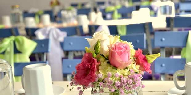Destination-Wedding - Preisniveau Hochzeitsfeier: €€ - Bayern - Festszelt im Garten - ViCulinaris im Kolbergarten