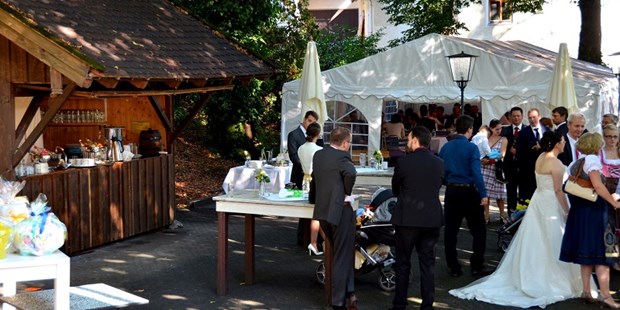 Destination-Wedding - Art der Location: Restaurant - Oberbayern - Empfang im Garten - ViCulinaris im Kolbergarten