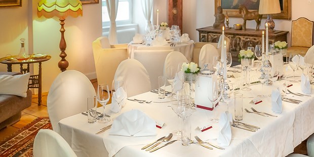 Destination-Wedding - Preisniveau Hochzeitsfeier: €€€ - Österreich - Weißer Salon - Gut Schloss Lichtengraben  - romantisches Schloss exklusive mieten