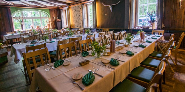 Destination-Wedding - Preisniveau Hochzeitsfeier: € - Oberlausitz - Im Saal ist platz für bis zu 55 Personen - Bergwirtschaft Bieleboh Restaurant & Hotel
