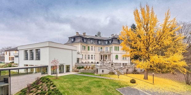 Destination-Wedding - Perfekte Jahreszeit: Herbst-Hochzeit - Thermenland Steiermark - Tolle Location für Fotografie - Malerwinkl Restauarnt + Kunsthotel