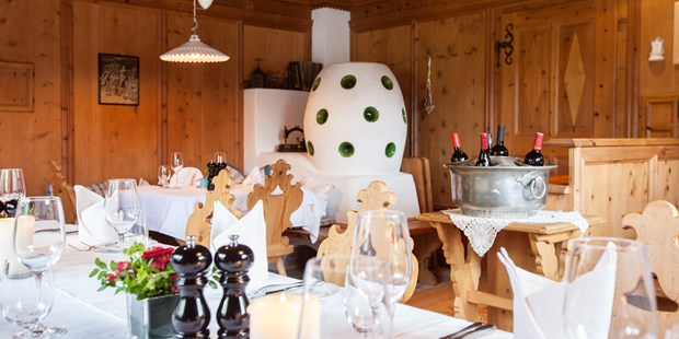 Destination-Wedding - Art der Location: Restaurant - Tiroler Oberland - http://www.dassonnbichl.at/heiraten-in-den-bergen - Sonnbichl Stube