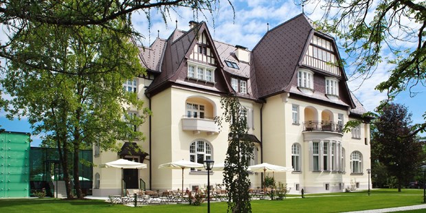 Destination-Wedding - Preisniveau Zimmer/Suiten: €€€ - Steiermark - Hotel Steirerschlössl Außenansicht - Hotel Steirerschlössl