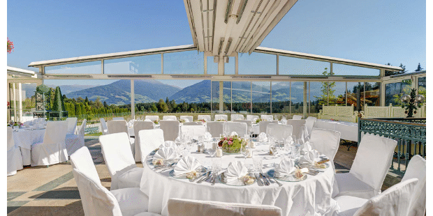 Destination-Wedding - Perfekte Jahreszeit: Winter-Hochzeit - Tirol - Wintergarten mit Ausblick - Alpenhotel Speckbacher Hof