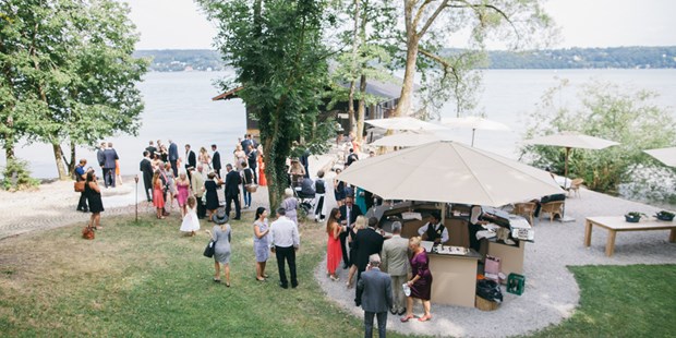 Destination-Wedding - Umgebung: am See - Oberbayern - Feiern Sie Ihre Hochzeit in der La Villa am Starnberger See.
Foto © formafoto.net - LA VILLA am Starnberger See 
