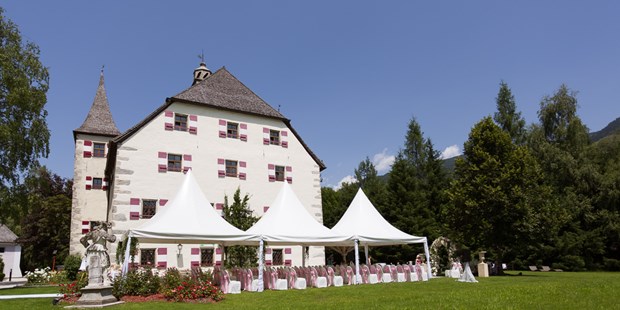 Destination-Wedding - Umgebung: am Land - Pinzgau - Zelt für Feiern im Schlosspark - Schloss Prielau Hotel & Restaurants