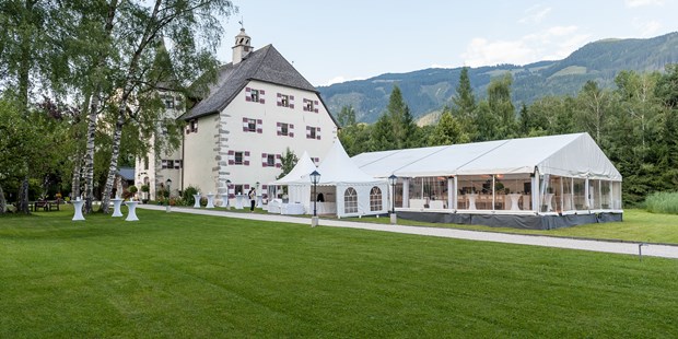 Destination-Wedding - Umgebung: am Land - Zell am See - elegantes Zelt im Schlossgarten - Schloss Prielau Hotel & Restaurants