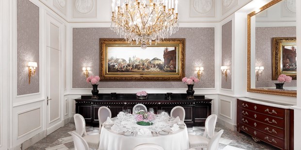 Destination-Wedding - Art der Location: Restaurant - Wien - Salon Mayerling - Hotel Sacher Wien