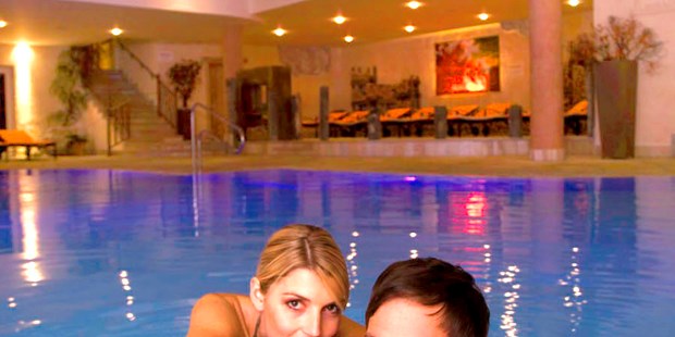 Destination-Wedding - Preisniveau Hochzeitsfeier: €€€ - Schwimmbad mit Quellwasser - Feuriger Tatzlwurm