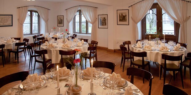 Destination-Wedding - Art der Location: Restaurant - Hopferau - Unser Freybergsaal - für Ihre Hochzeitsfeier. - Schloss zu Hopferau 