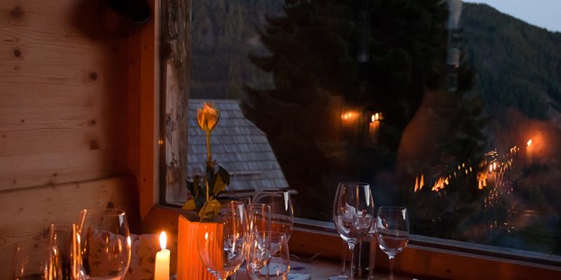 Destination-Wedding - Festzelt - Österreich - Das kleinste Restaurant der Welt, die Holzknechthütte - Almdorf Seinerzeit